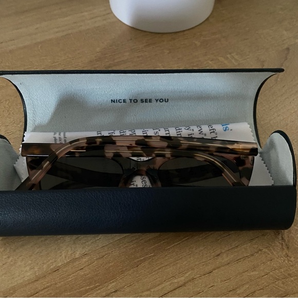 Warby Parker Tilley 285 52-19-145 Sunglasses with Case - Picture 10 of 13